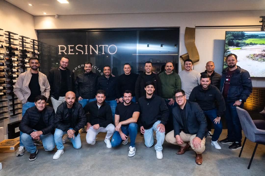 Equipe da Novo Lar Atlântida reunida no Re.sinto